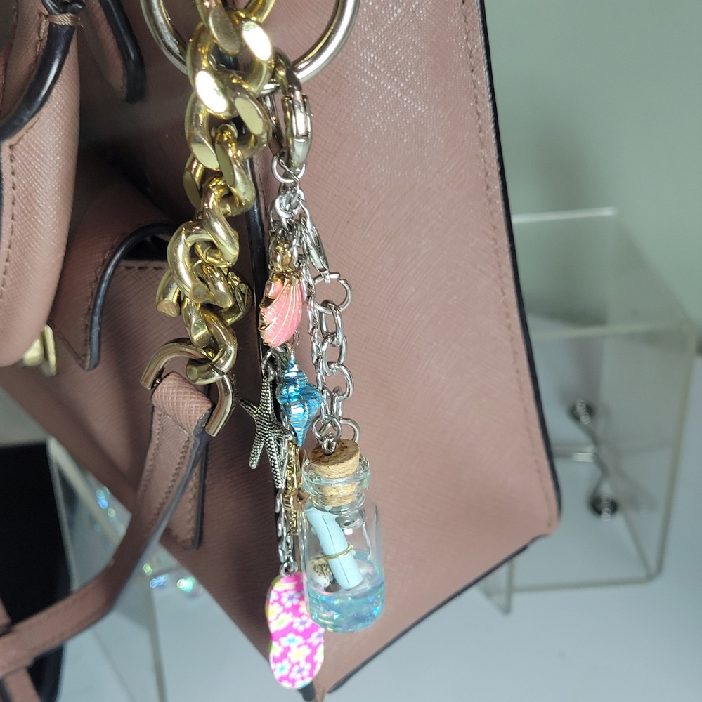 ☀️TOTALLY BEACHY 🏖 keychain Handmade With Fun Summer Charms LOOK 👀FOB - Picture 6 of 12